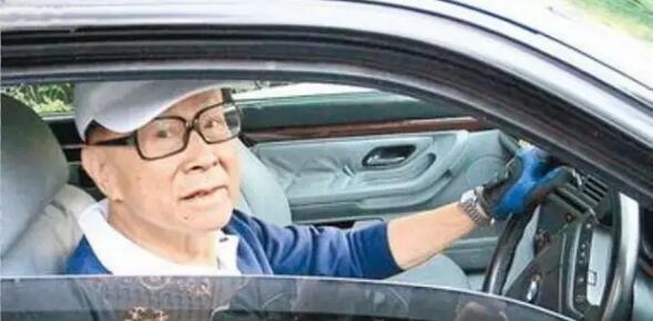 ����\��˾�C�ʂ��x���f��һ��Ԓ���@��һȺ�ˣ�����˼��