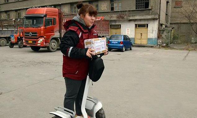 北大才女放棄白領選擇快遞